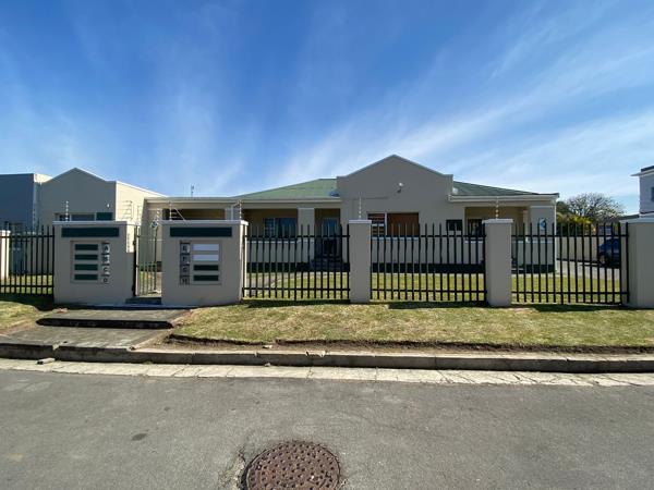 686 m² Office Space