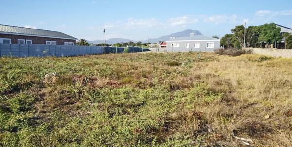 1 335 m² Land