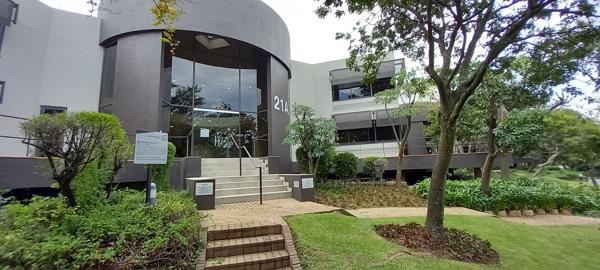 366  m² Commercial space