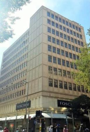 6 305  m² Retail Space