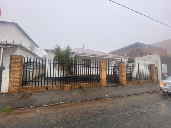 450  m² Commercial space