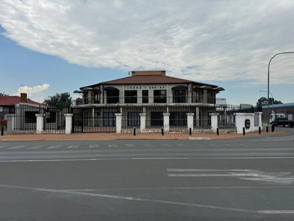 1 250  m² Commercial space