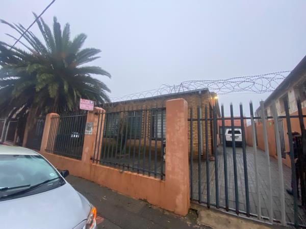 440  m² Commercial space