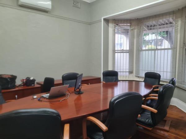 457  m² Office Space