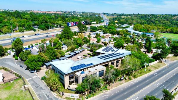 161  m² Commercial space