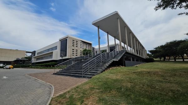 3 500  m² Commercial space