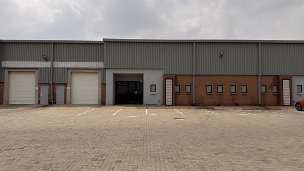 676  m² Industrial space