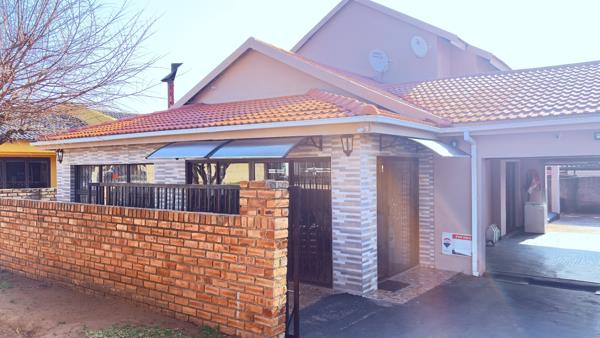 5 Bedroom House
