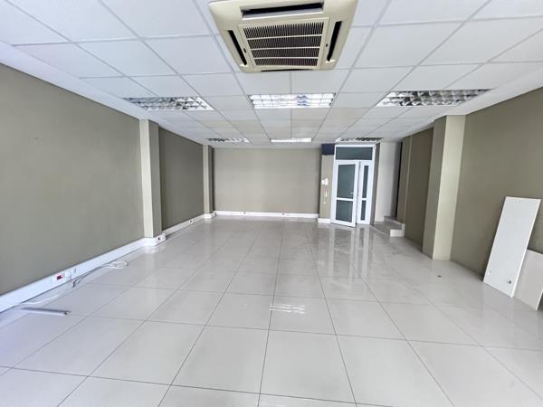 105  m² Commercial space