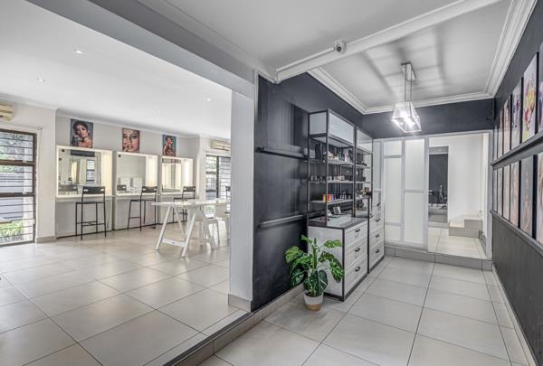 282  m² Commercial space