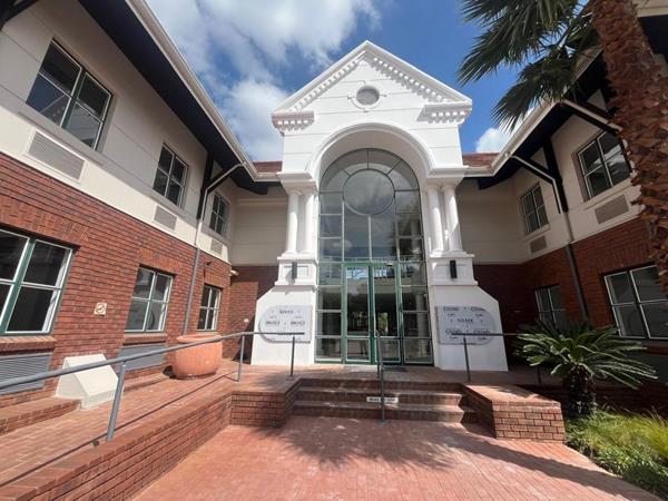 1 927  m² Office Space