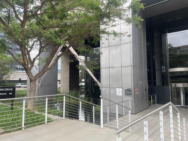 201.9  m² Commercial space