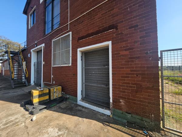 162  m² Industrial space