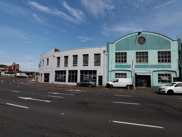 7 000  m² Industrial space