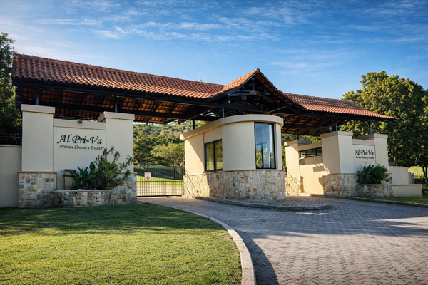 2 283 m² Land
