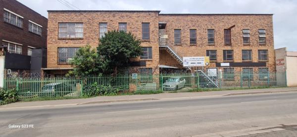 830  m² Industrial space