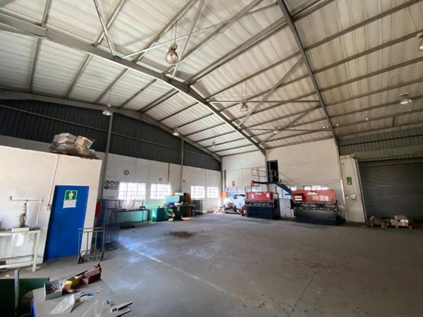 1 950  m² Industrial space