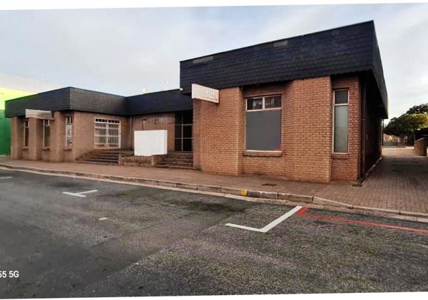 605  m² Commercial space