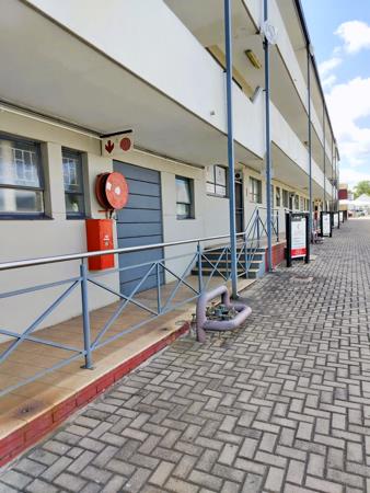 100  m² Commercial space