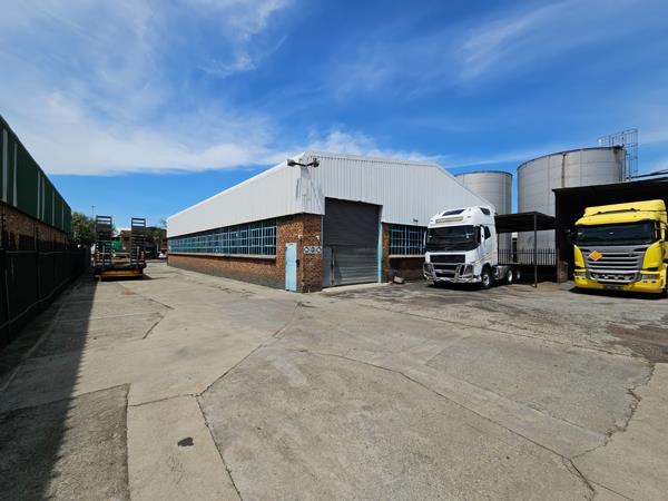 900  m² Industrial space