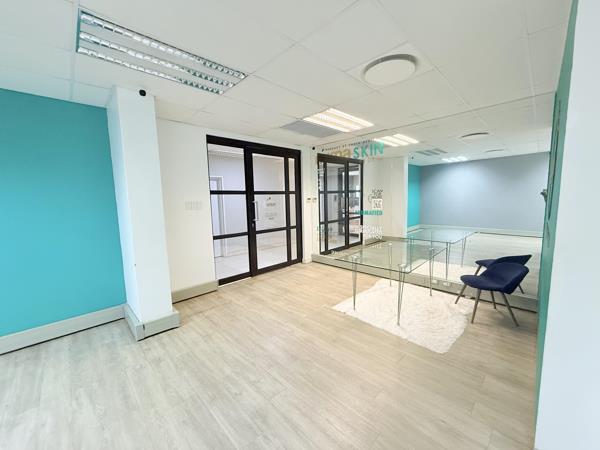 92  m² Commercial space