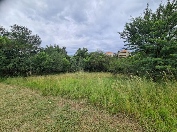 1 027 m² Land