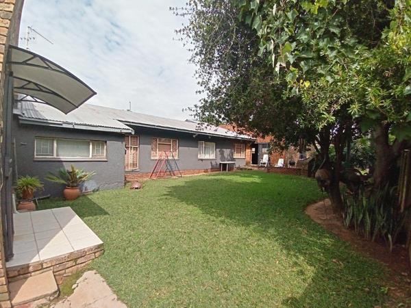 6 Bedroom House