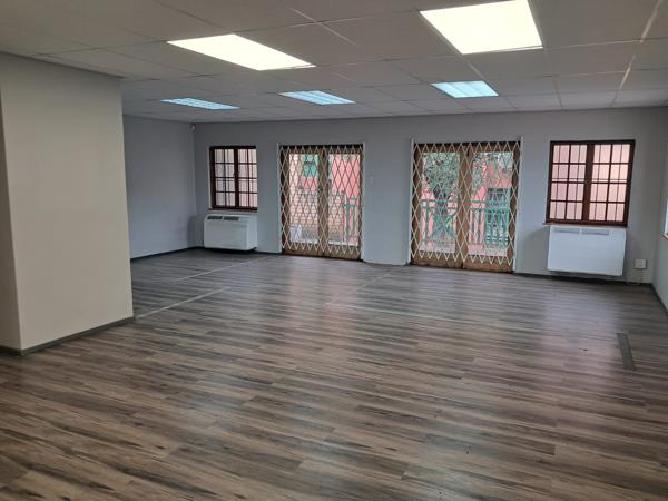 99  m² Commercial space