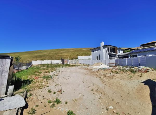 615 m² Land