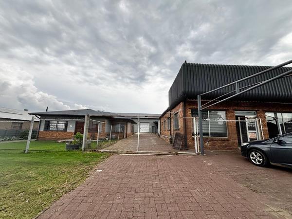 103  m² Commercial space