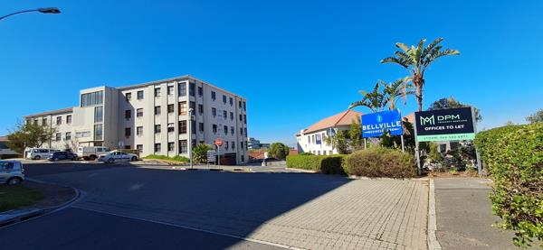 142  m² Commercial space