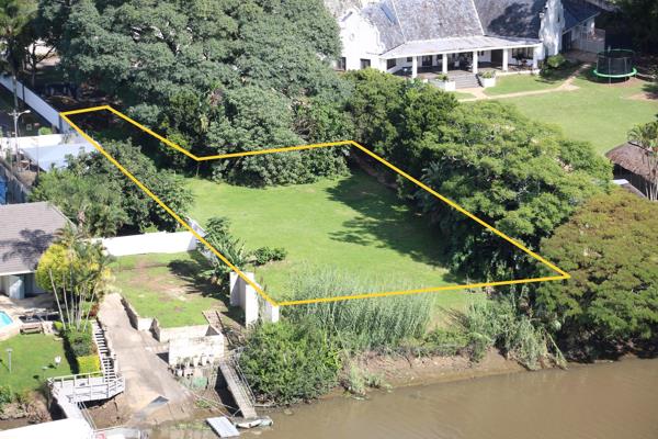 1 128 m² Land