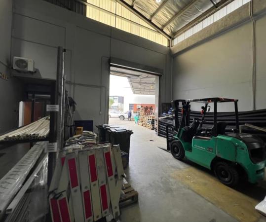 1 671 m² Industrial space