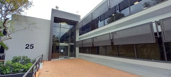 302  m² Commercial space