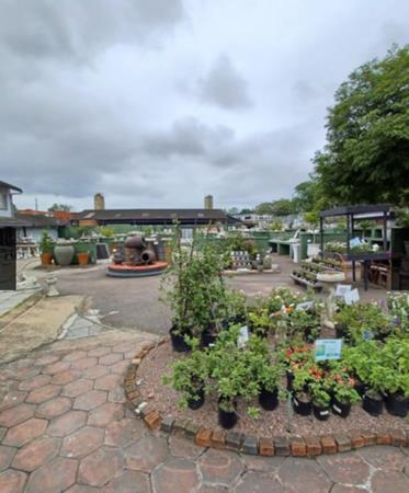 1 740  m² Commercial space