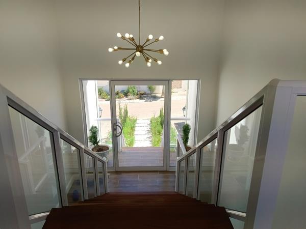 6 Bedroom House
