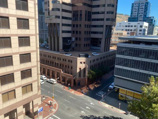 318  m² Office Space