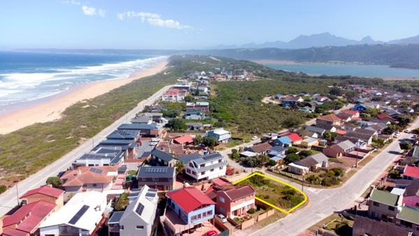 412 m² Land