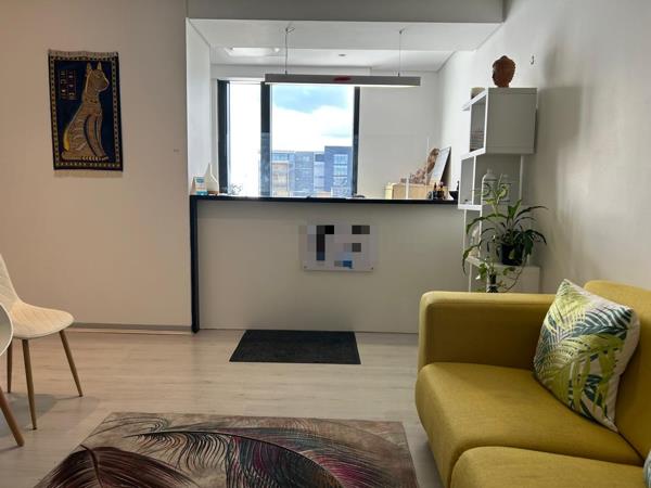 105  m² Commercial space