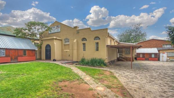 6 Bedroom House