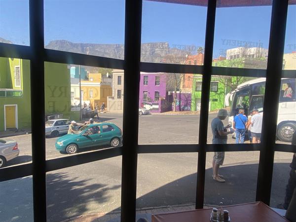 815  m² Commercial space