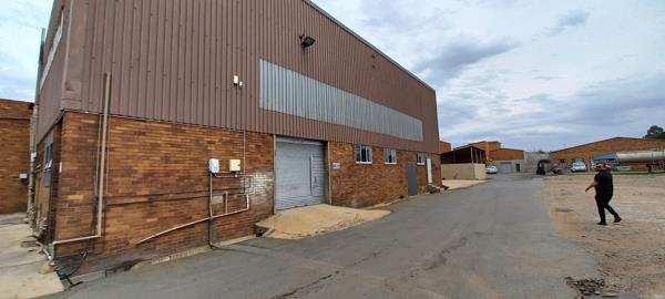 371  m² Industrial space