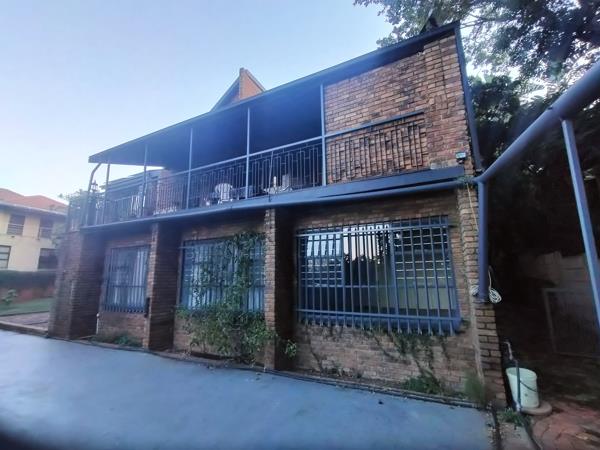 6 Bedroom House