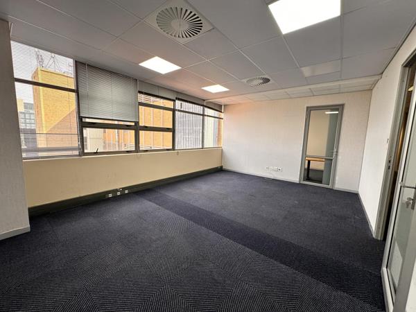 1 207 m² Commercial space