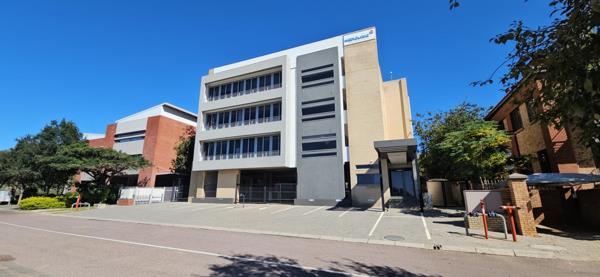 193  m² Commercial space