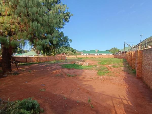 1 569 m² Land