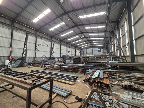 2 300  m² Industrial space