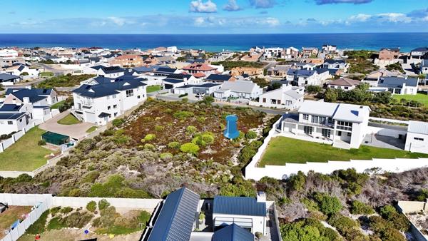 1 038 m² Land