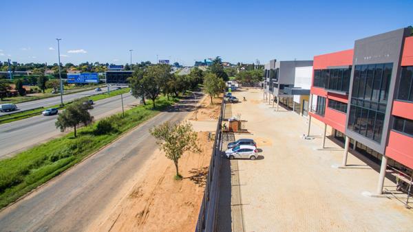 1 598  m² Commercial space