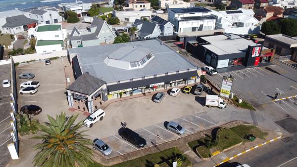 1 000  m² Commercial space